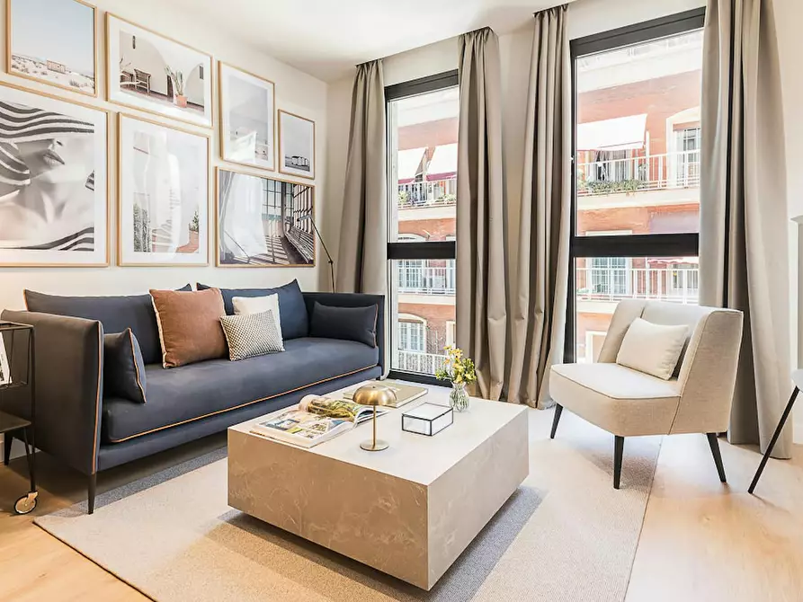 Immagine 1 di Appartamento in affitto  in Calle de Colomer a Madrid