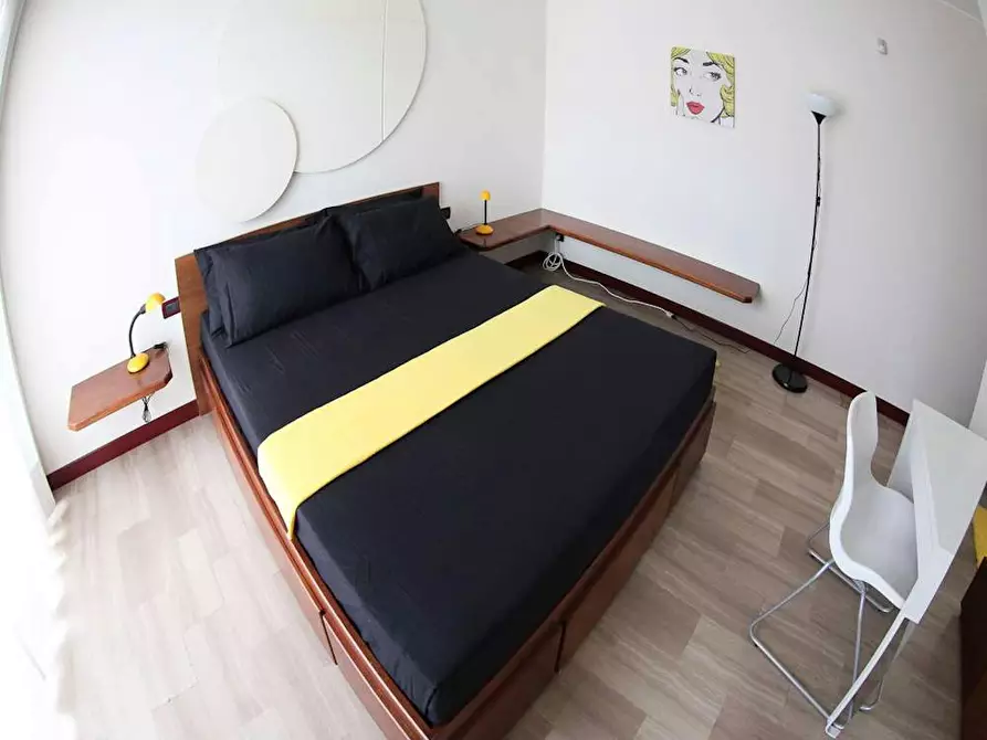 Immagine 2 di Camera in affitto  in Via Angelo de Vincenti a Milano