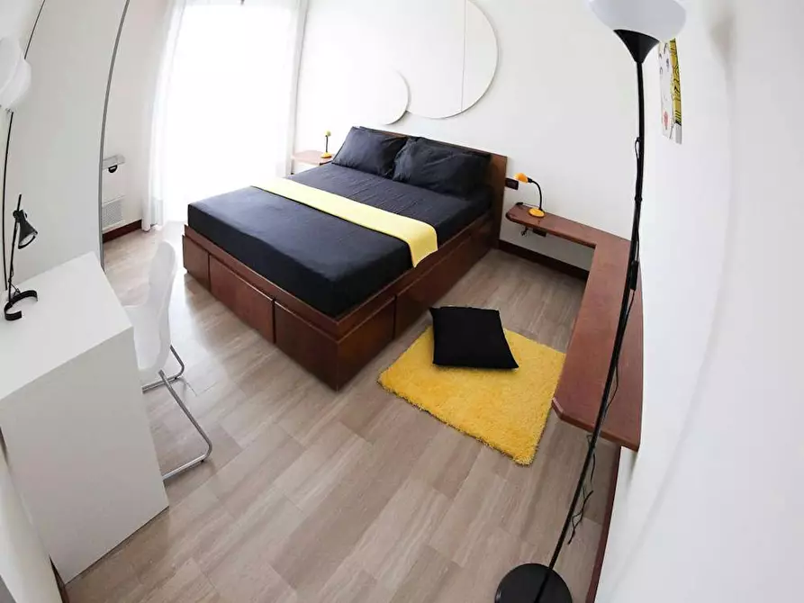 Immagine 1 di Camera in affitto  in Via Angelo de Vincenti a Milano