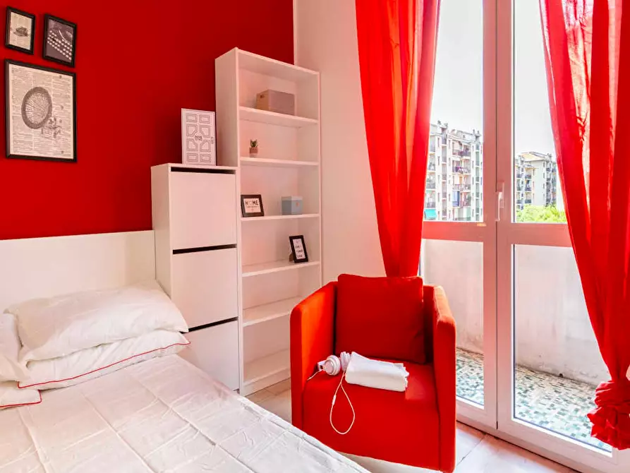 Immagine 7 di Camera in affitto  in Via Lorenteggio a Milano