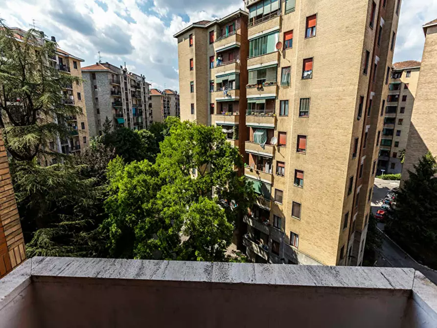 Immagine 10 di Camera in affitto  in Via Lorenteggio a Milano