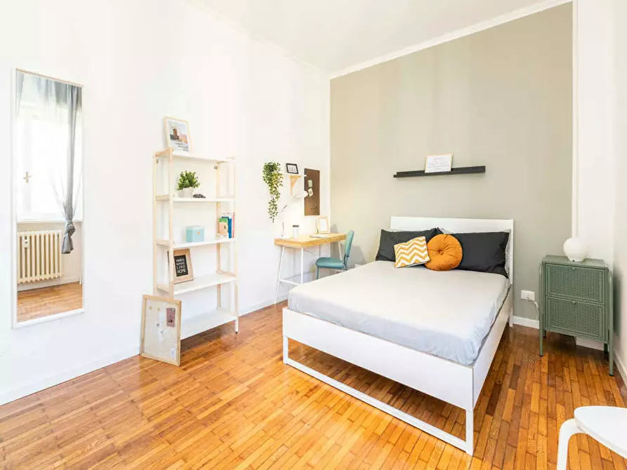 Immagine 2 di Camera in affitto  in Via Arcivescovo Romilli a Milano