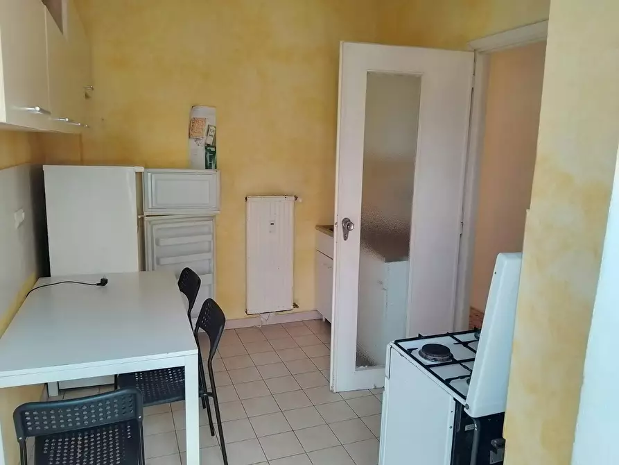 Immagine 4 di Camera in affitto  in Via Eritrea a Torino