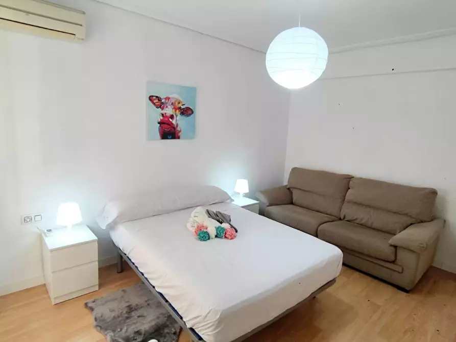 Immagine 1 di Camera in affitto  in Paseo de Almería a Almeria