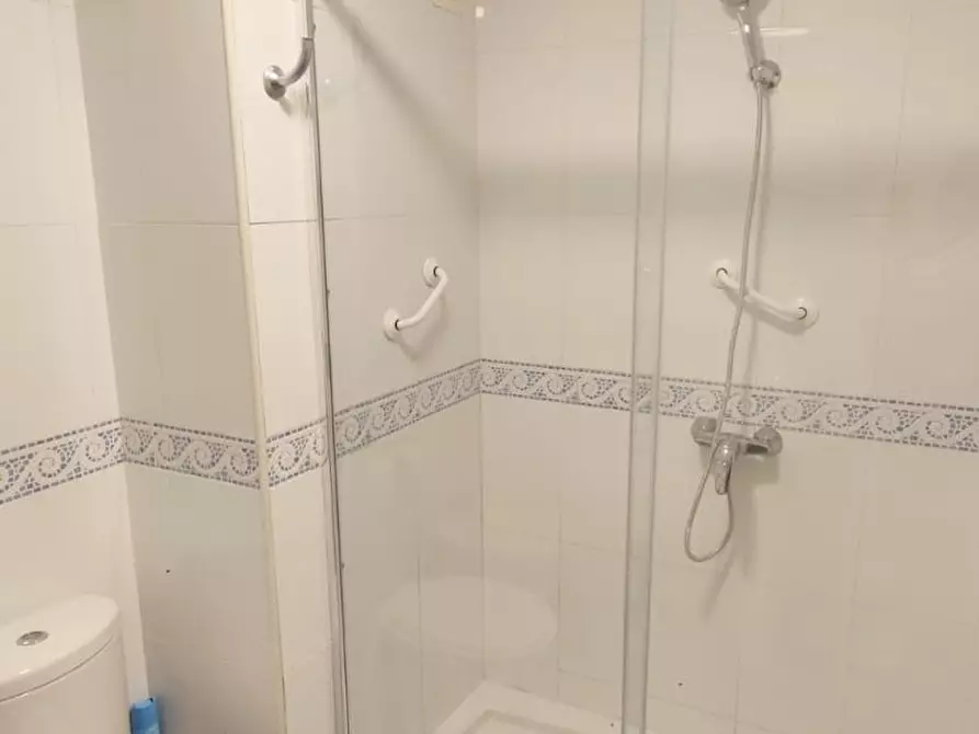 Immagine 4 di Camera in affitto  in Paseo de Almería a Almeria