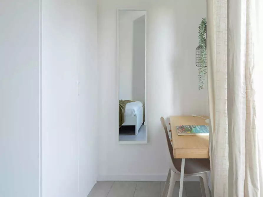 Immagine 5 di Camera in affitto  in Viale Carlo Espinasse a Milano