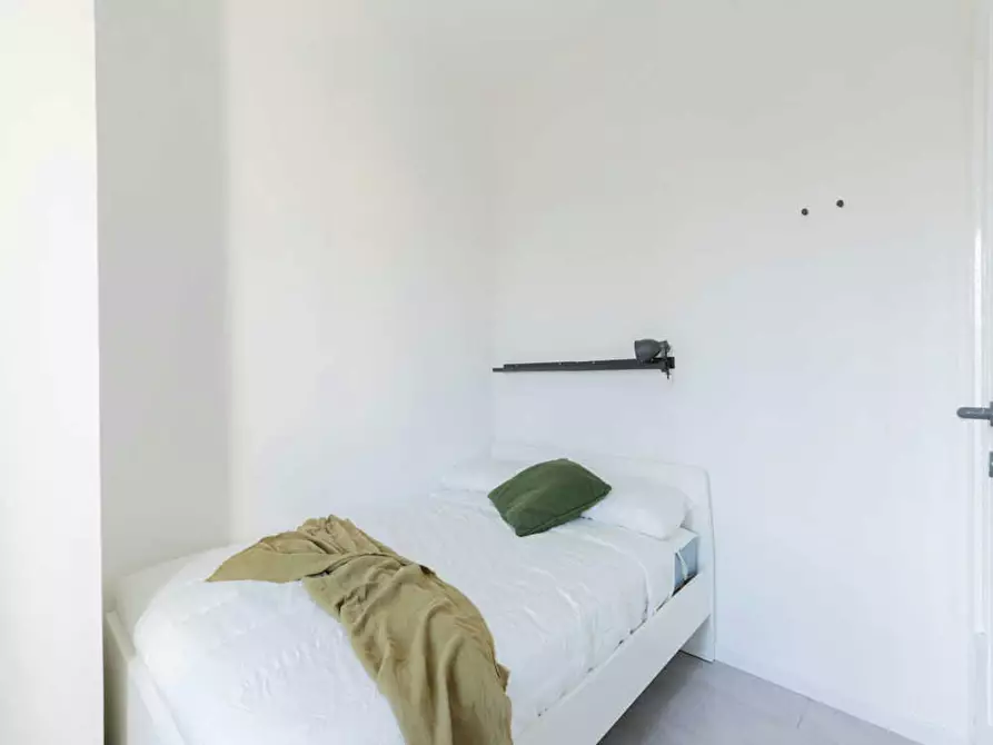 Immagine 2 di Camera in affitto  in Viale Carlo Espinasse a Milano