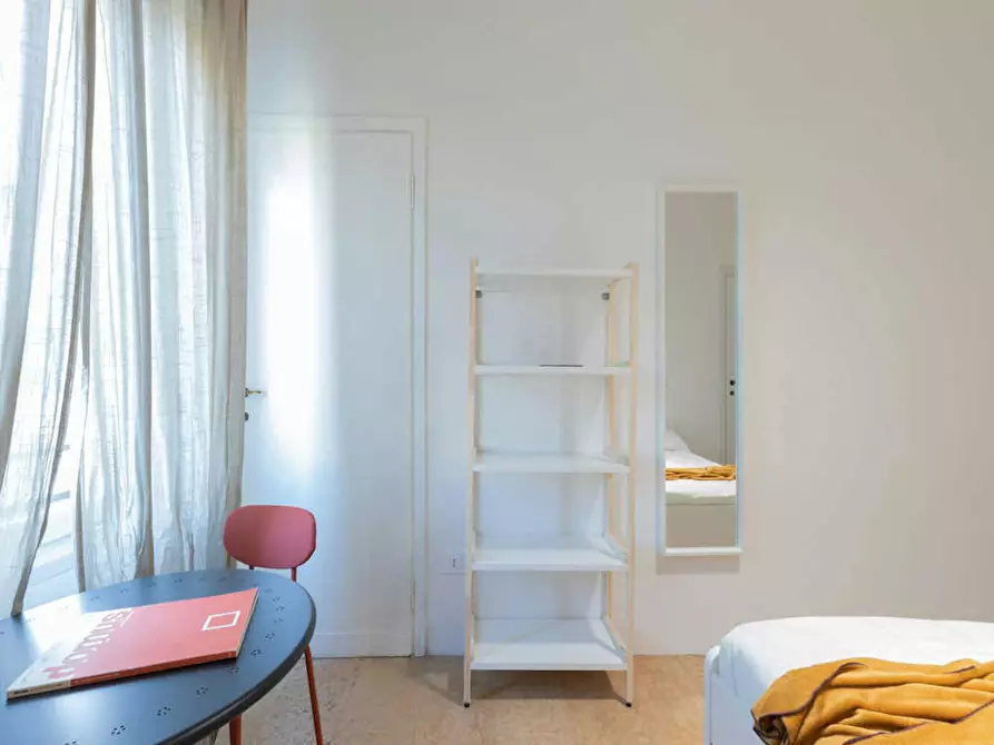 Immagine 5 di Camera in affitto  in Viale Carlo Espinasse a Milano