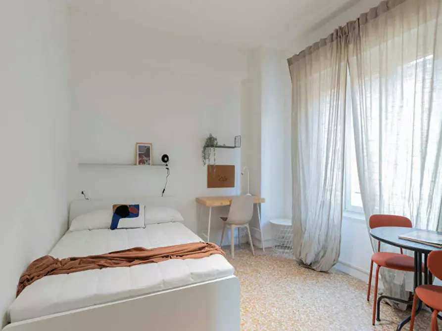 Immagine 2 di Camera in affitto  in Viale Carlo Espinasse a Milano