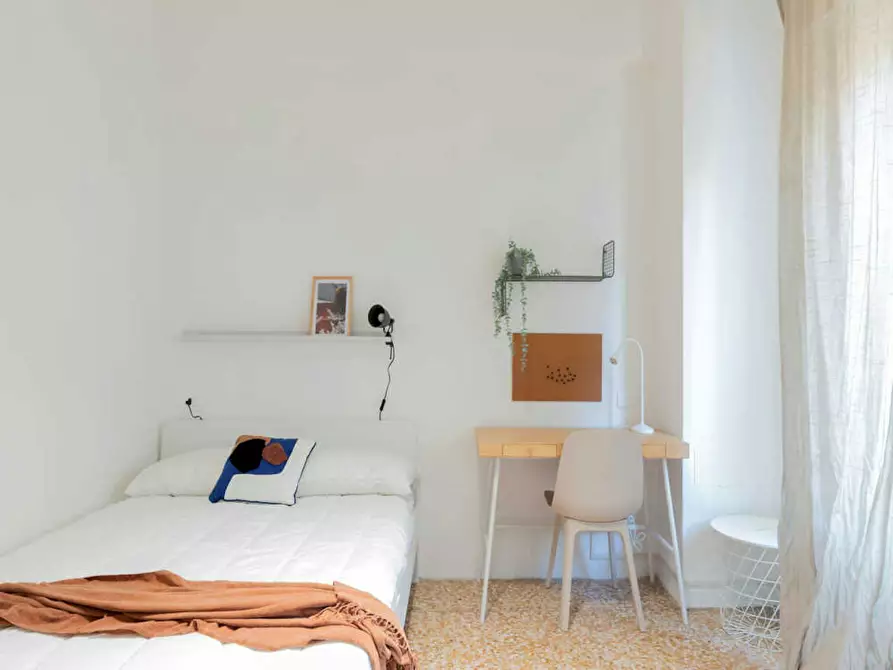 Immagine 3 di Camera in affitto  in Viale Carlo Espinasse a Milano