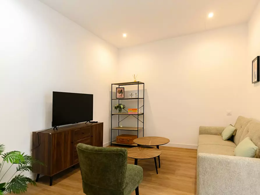 Immagine 4 di Appartamento in affitto  in Calle de Feijoo a Madrid