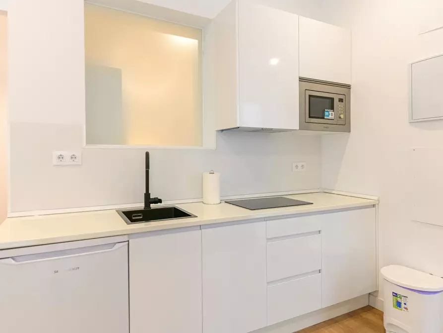 Immagine 9 di Appartamento in affitto  in Calle de Feijoo a Madrid