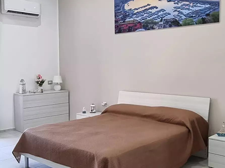 Immagine 3 di Camera in affitto  in Via delle Zite a Napoli