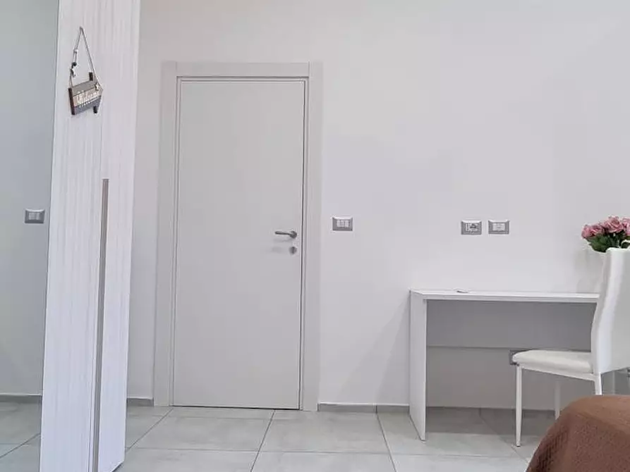 Immagine 5 di Camera in affitto  in Via delle Zite a Napoli