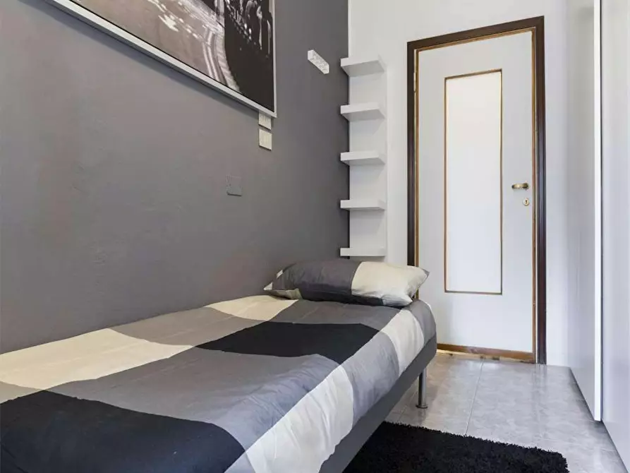 Immagine 2 di Camera in affitto  in Via Salvatore Barzilai a Milano