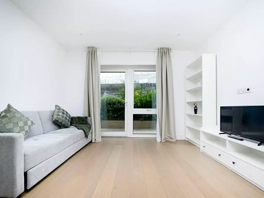Immagine 1 di Appartamento in affitto  in Parr's Way a Hammersmith