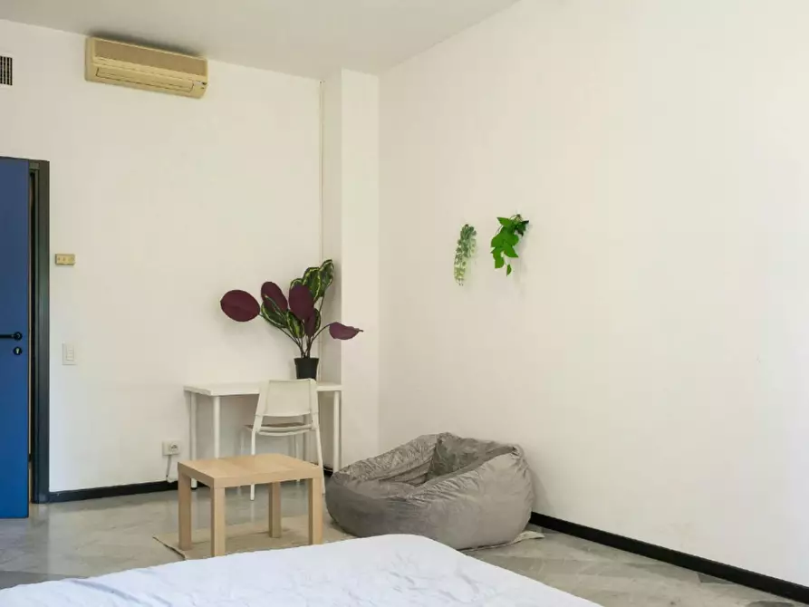Immagine 5 di Camera in affitto  in Via Palmanova a Milano