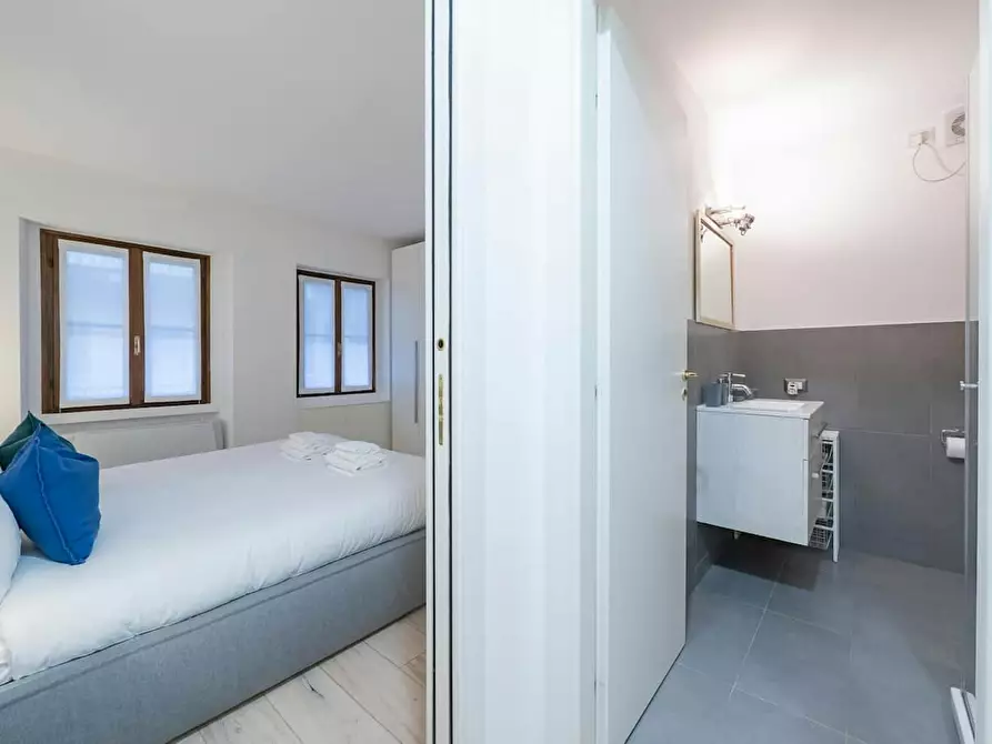 Immagine 9 di Appartamento in affitto  in Via Vigevano a Milano