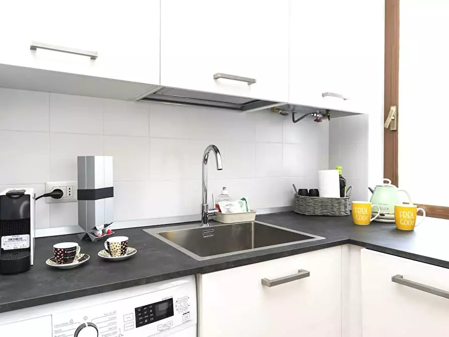 Immagine 10 di Appartamento in affitto  in Via Broni a Milano