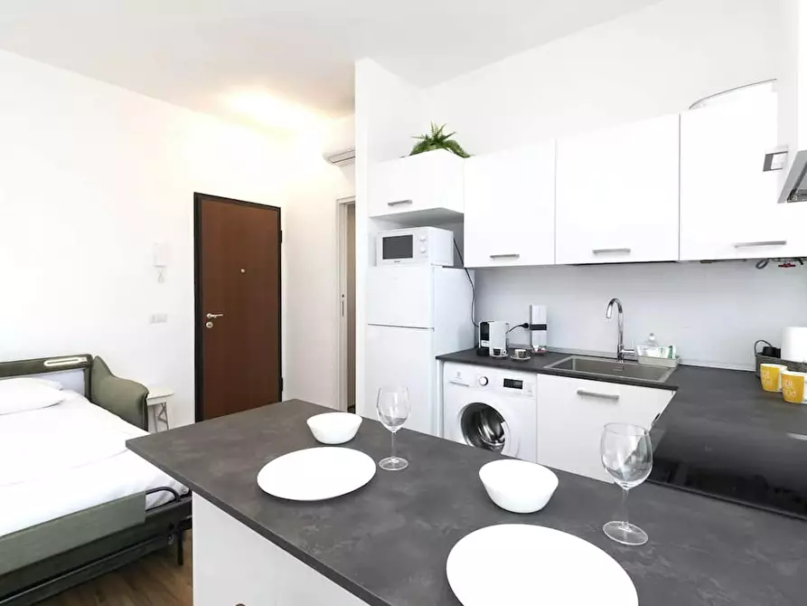 Immagine 8 di Appartamento in affitto  in Via Broni a Milano