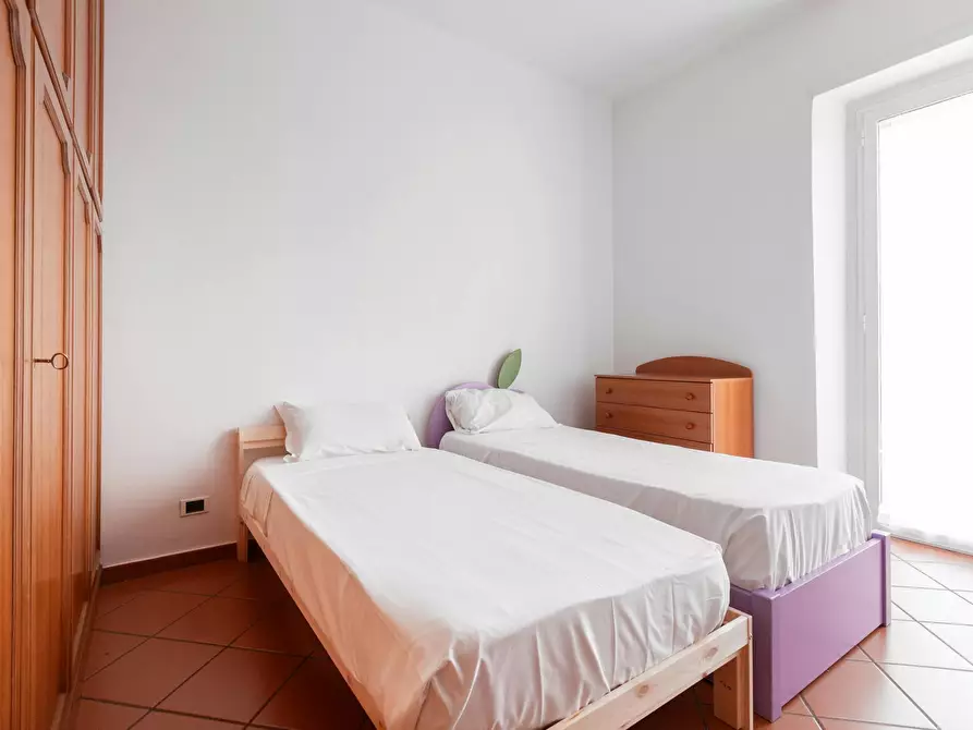 Immagine 5 di Appartamento in affitto  in Via Rosa Raimondi Garibaldi a Roma