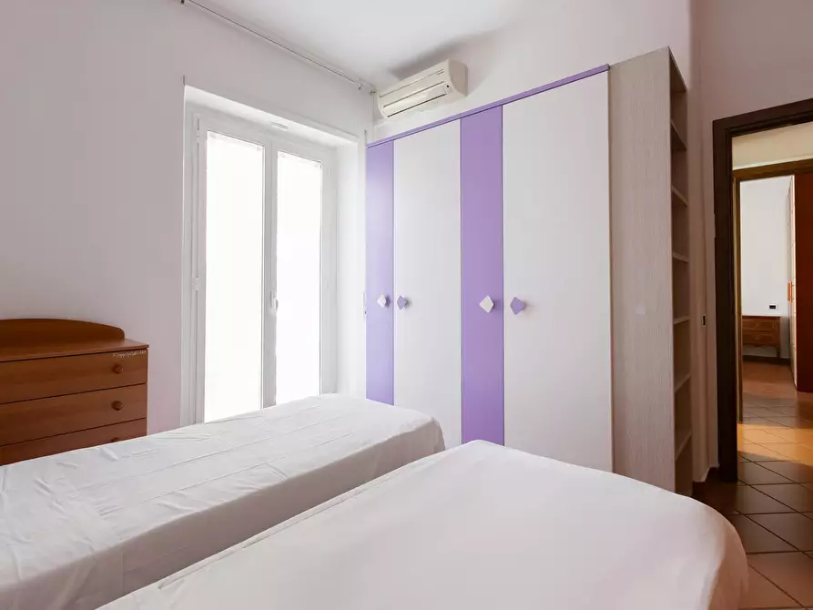 Immagine 6 di Appartamento in affitto  in Via Rosa Raimondi Garibaldi a Roma