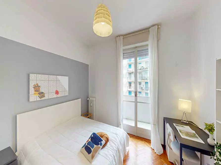 Immagine 3 di Camera in affitto  in Viale Legioni Romane a Milano