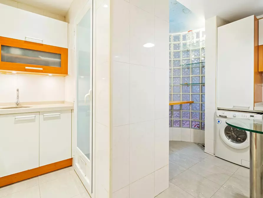 Immagine 10 di Appartamento in affitto  in Carrer de Girona a Barcelona