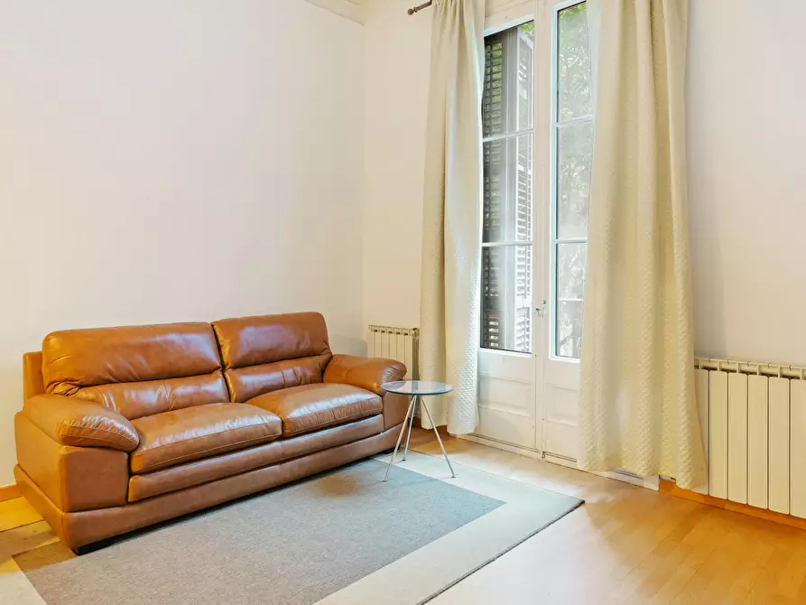 Immagine 5 di Appartamento in affitto  in Carrer de Girona a Barcelona