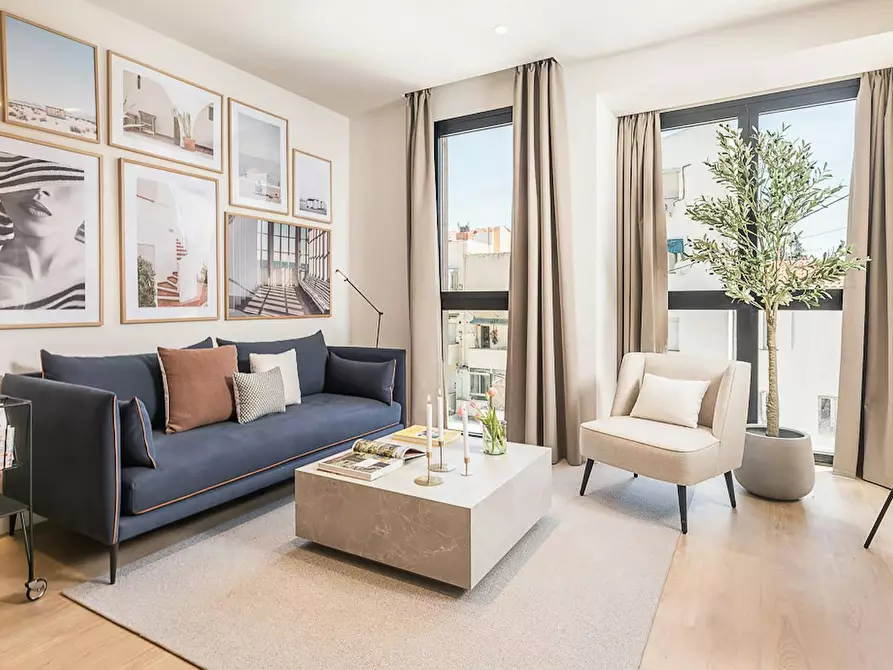 Immagine 1 di Appartamento in affitto  in Calle de Colomer a Madrid