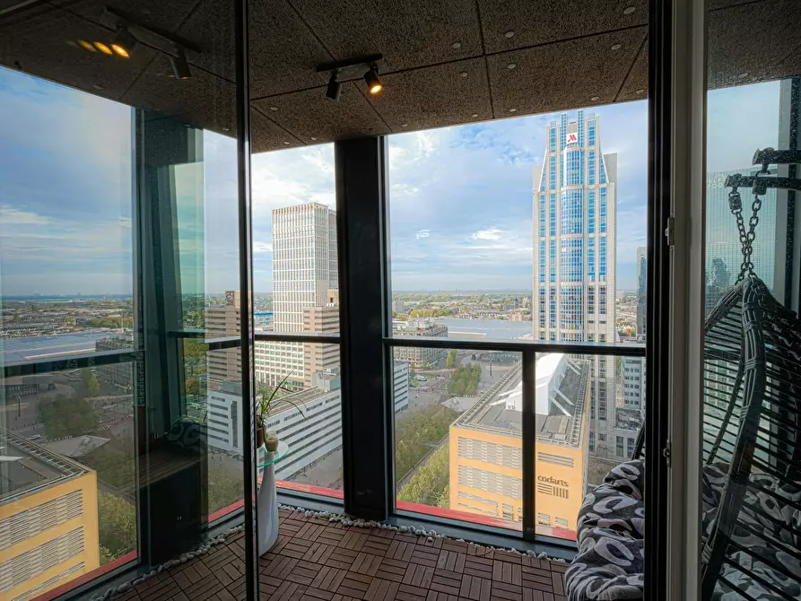 Immagine 2 di Appartamento in affitto  in Kruisplein a Rotterdam