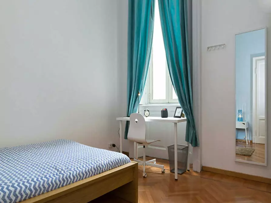 Immagine 1 di Camera in affitto  in Via Carlo Farini a Milano