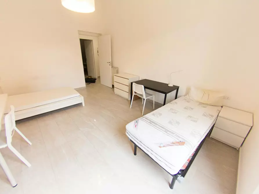 Immagine 3 di Camera condivisa in affitto  in Via Casentino a Milano