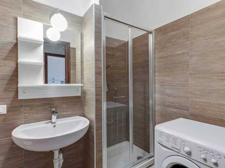 Immagine 5 di Camera in affitto  in Via Curtatone a Milano