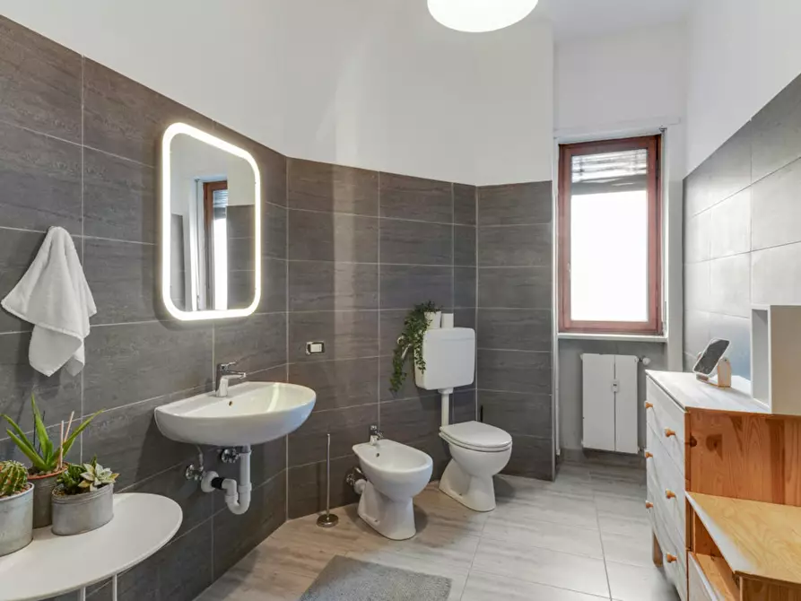 Immagine 7 di Camera in affitto  in Via Curtatone a Milano