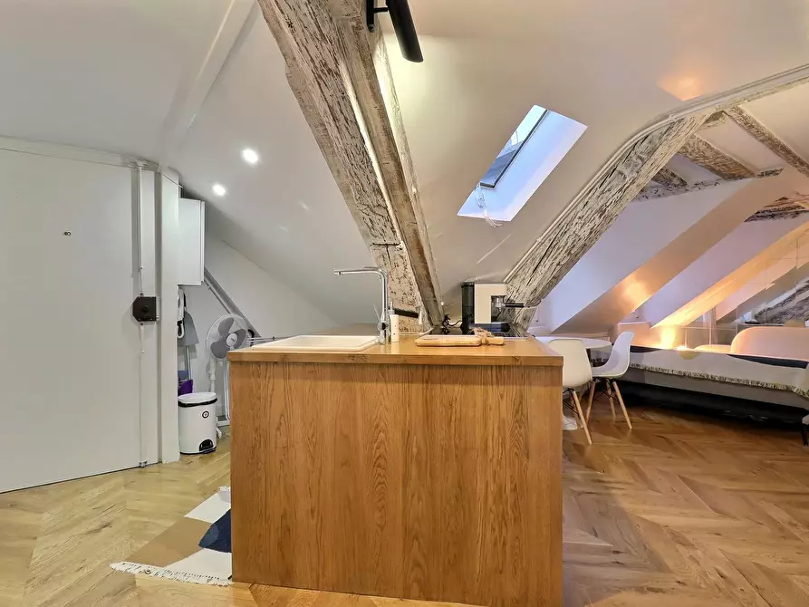 Immagine 8 di Appartamento in affitto  in Rue de l'Échiquier a Paris