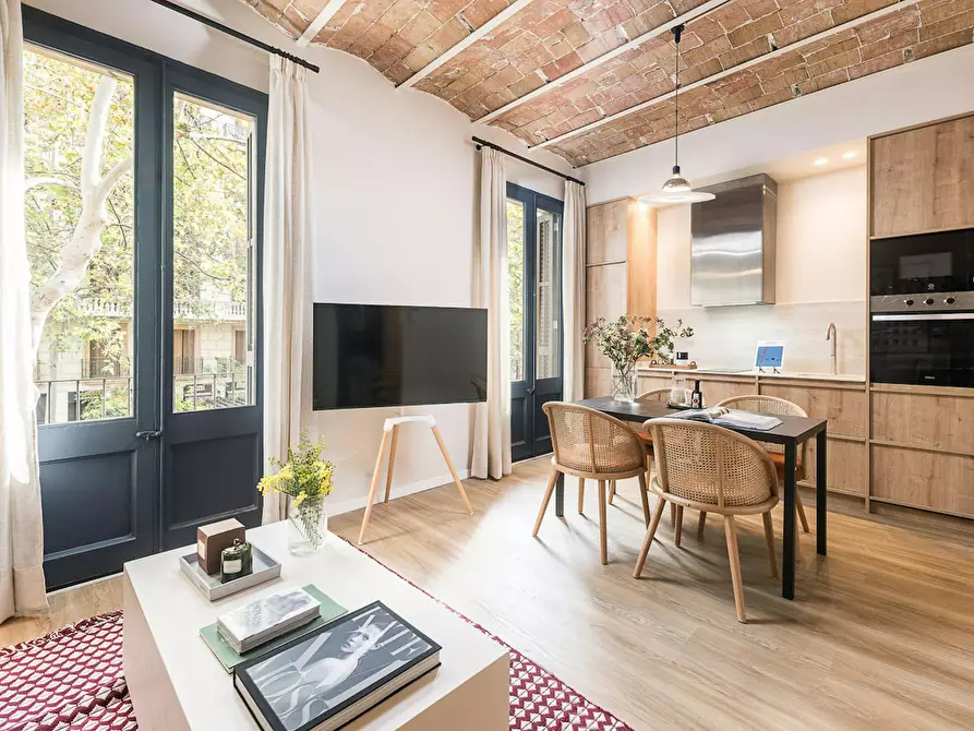 Immagine 3 di Appartamento in affitto  in Avinguda de Gaudí a Barcelona