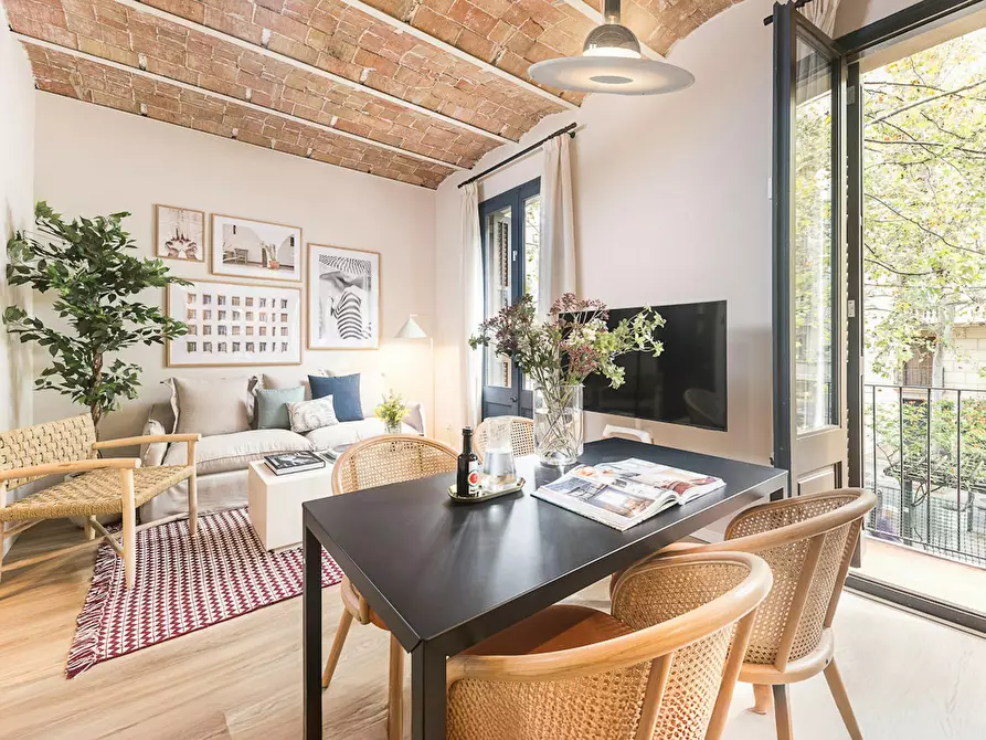 Immagine 4 di Appartamento in affitto  in Avinguda de Gaudí a Barcelona