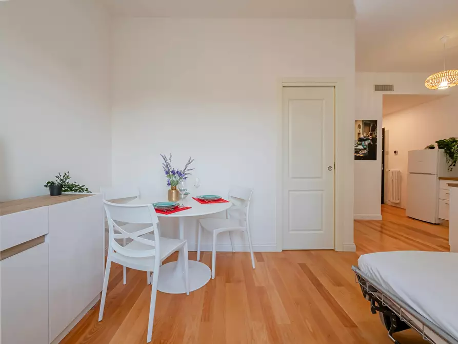 Immagine 10 di Appartamento in affitto  in Via Gressoney a Milano