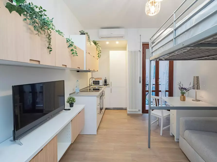 Immagine 5 di Appartamento in affitto  in Viale Lucania a Milano