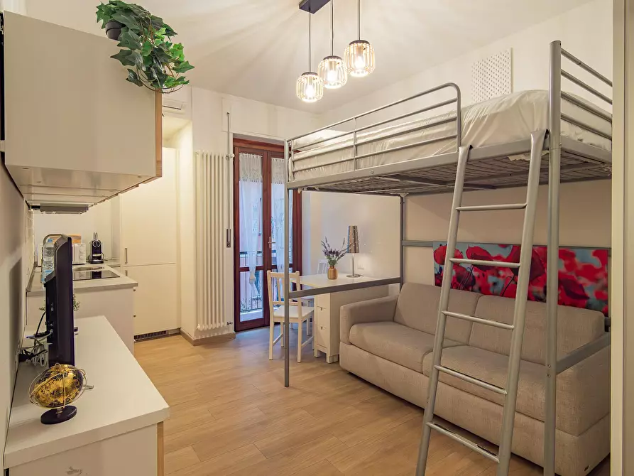 Immagine 6 di Appartamento in affitto  in Viale Lucania a Milano