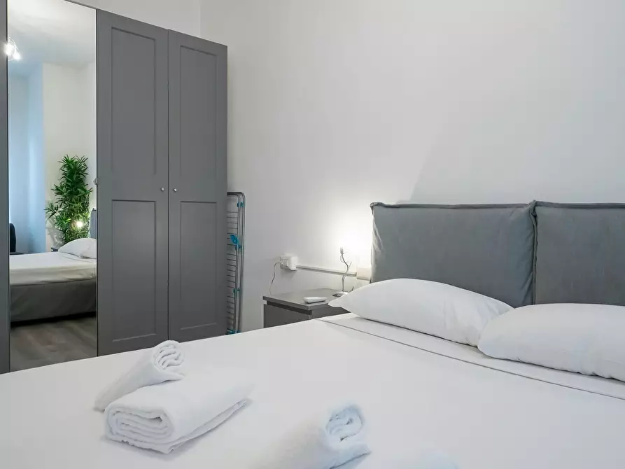 Immagine 6 di Appartamento in affitto  in Via Macedonio Melloni a Milano