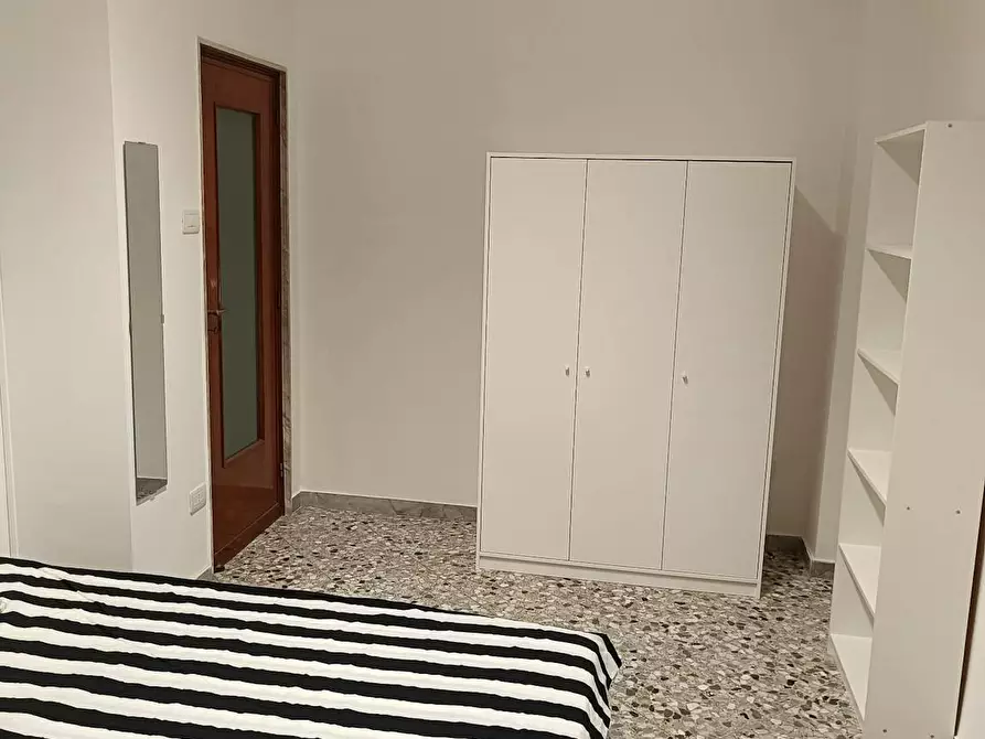 Immagine 2 di Camera in affitto  in Piazza Giuseppe Garibaldi a Bari