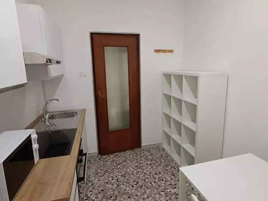 Immagine 7 di Camera in affitto  in Piazza Giuseppe Garibaldi a Bari