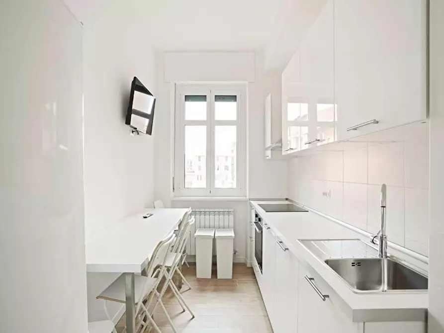 Immagine 6 di Camera in affitto  in Viale Legioni Romane a Milano