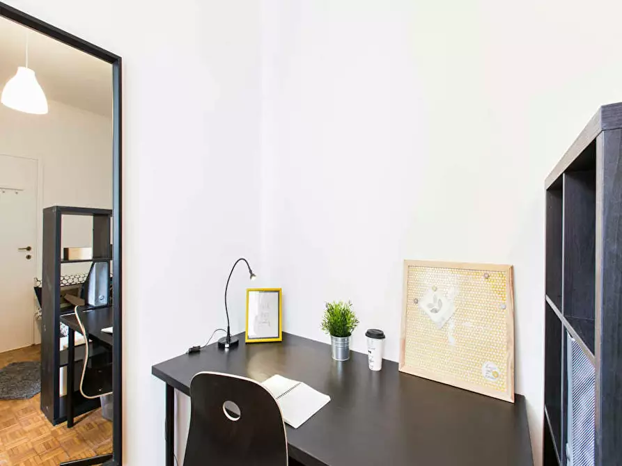 Immagine 5 di Camera in affitto  in Via Leone Tolstoi a Milano