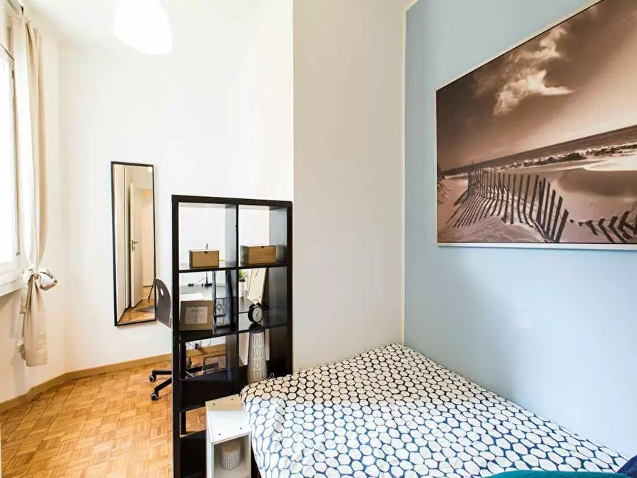 Immagine 1 di Camera in affitto  in Via Leone Tolstoi a Milano