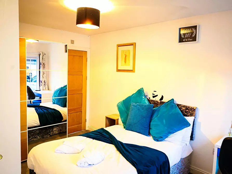 Immagine 6 di Casa indipendente in affitto  in Baileys Mead Road a Kingswood