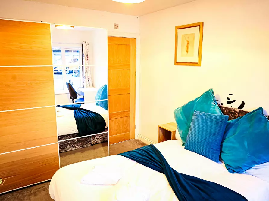 Immagine 9 di Casa indipendente in affitto  in Baileys Mead Road a Kingswood