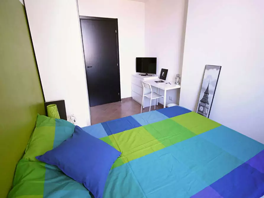 Immagine 6 di Camera in affitto  in Via Gustavo Fara a Milano